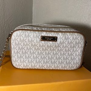 MICHAEL KORS MINI JET SETTER CROSSBODY BAG